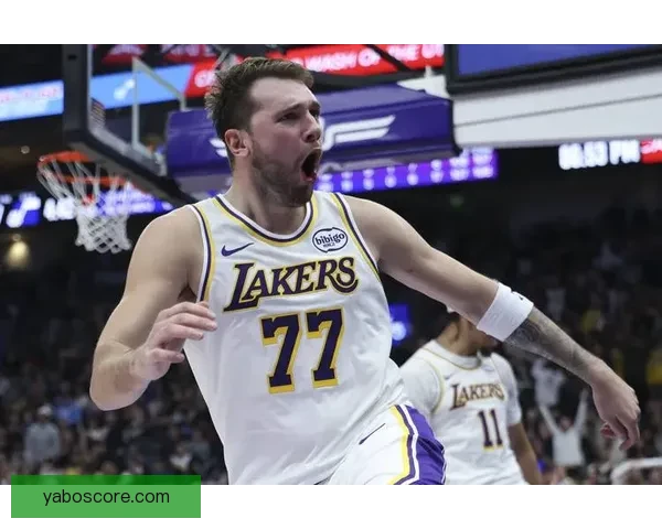 湖人遭活塞双杀无缘十连胜东契奇空砍32分詹姆斯带伤接近三双 湖人遭活塞双杀无缘十连胜东契奇空砍32分詹姆斯带伤接近三双