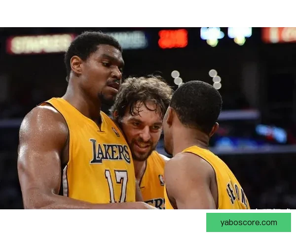 好久不见！38岁拜纳姆洛杉矶骑行 记得他曾助湖人两连冠辉煌